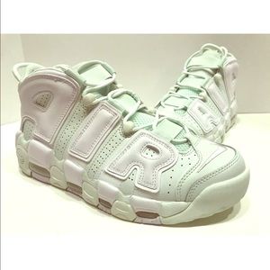 Nike uptempo size 8 women’s mint green